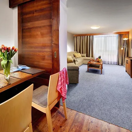 Srdiecko Szálloda Tále