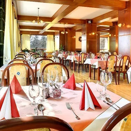 Srdiecko Szálloda Tále